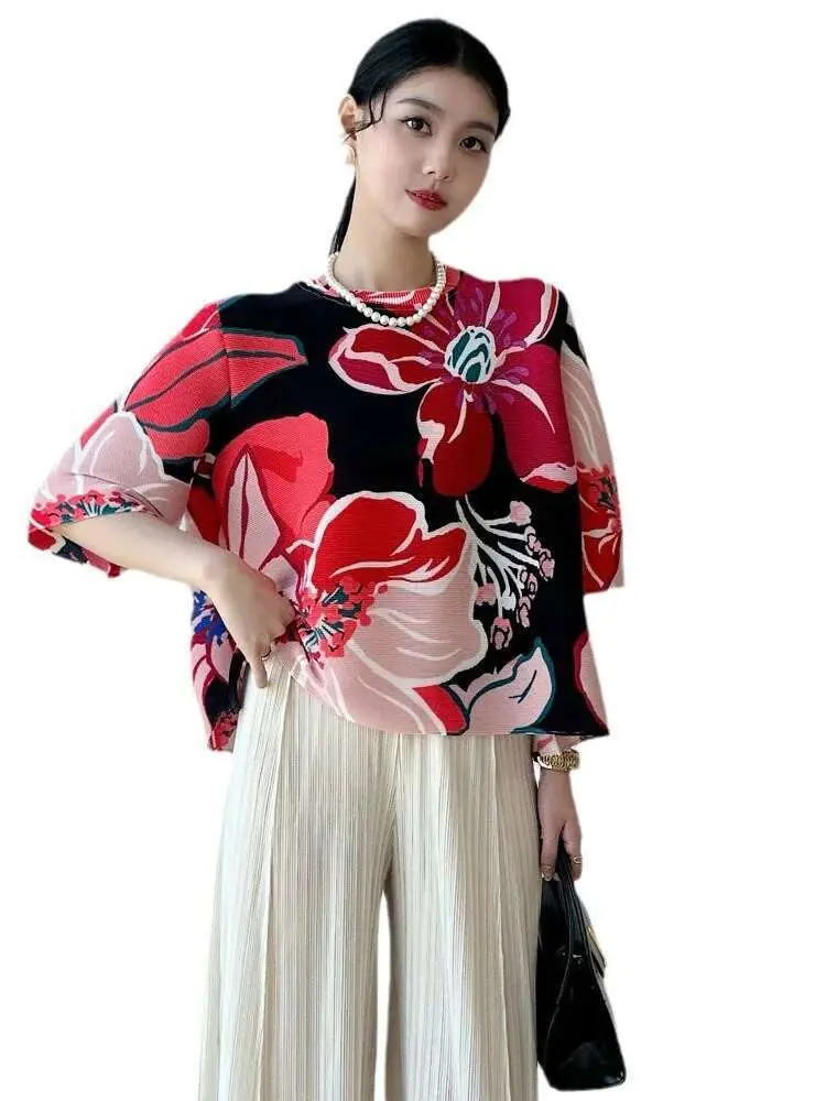 LANMREM Flower Print Pleated Blouse For Women Round Neck Half Sleeve Loose Short Top Female Chic Clothes 2025 New 2DB2275