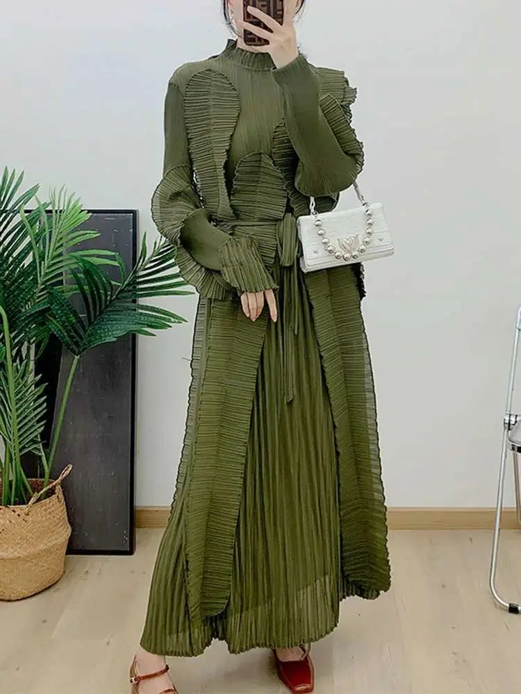 LANMREM Ruffles Maxi Pleated Dress Women 2025 Spring Turtleneck Long Sleeves Solid Color Stitching Fashion Clothes 2DA2591