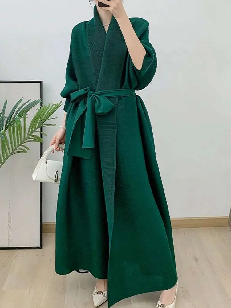 LANMREM Long Pleated Trench Women Bat Sleeves Lace-up Gathered Waist Solid Color Windbreaker 2025 Summer New Clothing 2Z1663
