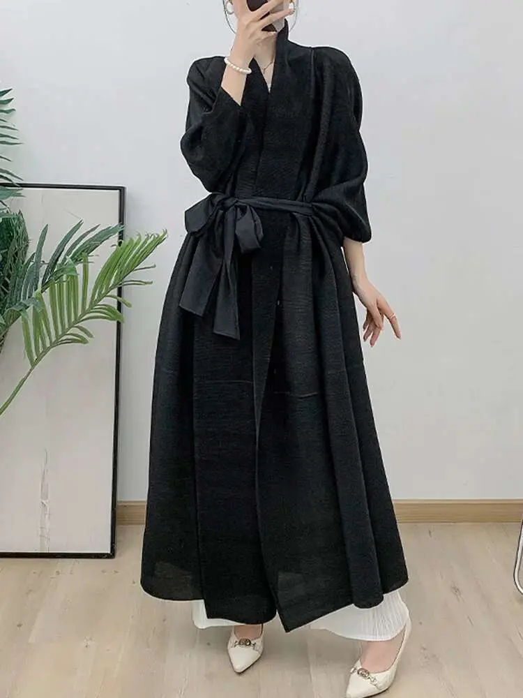 LANMREM Long Pleated Trench Women Bat Sleeves Lace-up Gathered Waist Solid Color Windbreaker 2025 Summer New Clothing 2Z1663