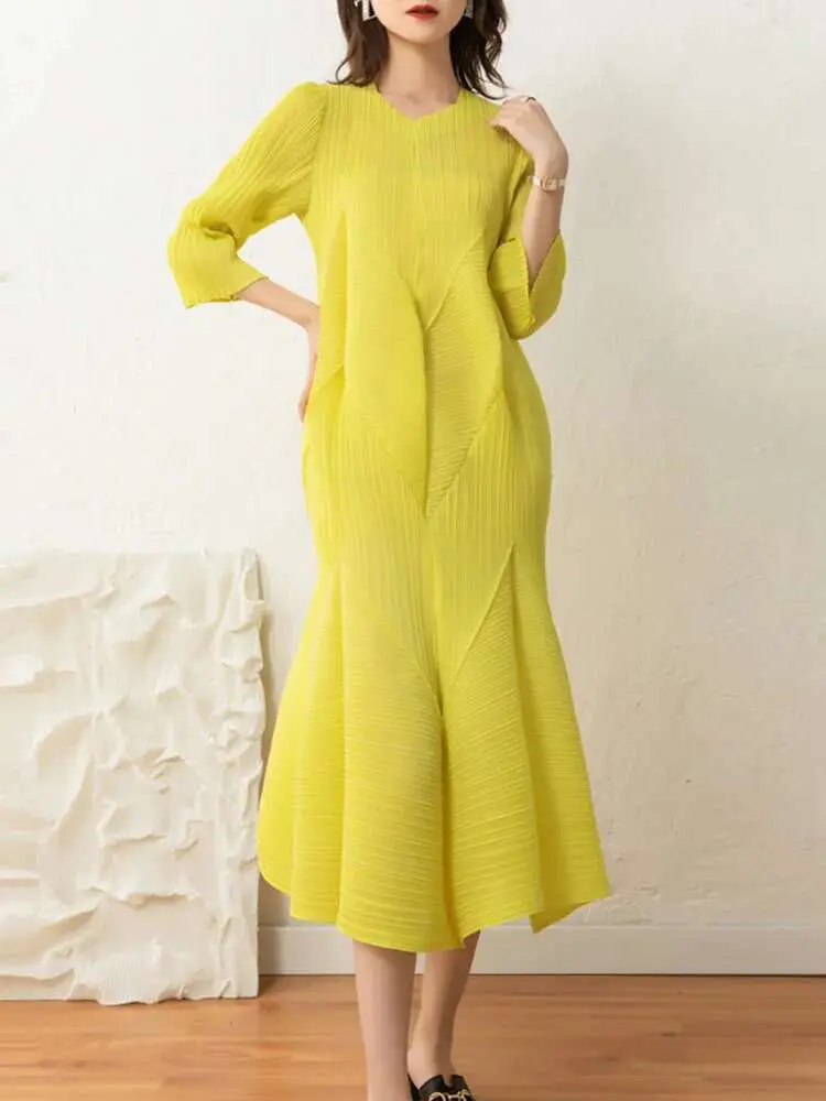 LANMREM Elegant Pleated Dress V Neck Long Sleeve Mid Length Loose Versatile Dresses For Women 2024 New Spring Fashion 2Q1162