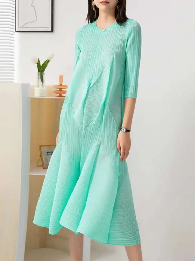 LANMREM Elegant Pleated Dress V Neck Long Sleeve Mid Length Loose Versatile Dresses For Women 2024 New Spring Fashion 2Q1162