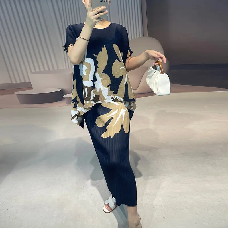 LANMREM Fashion Pleated Women's Two Pieces Set 2025 Summer New Elegant Temperament Printed Short Sleeve Top And Skirt 2DB3656