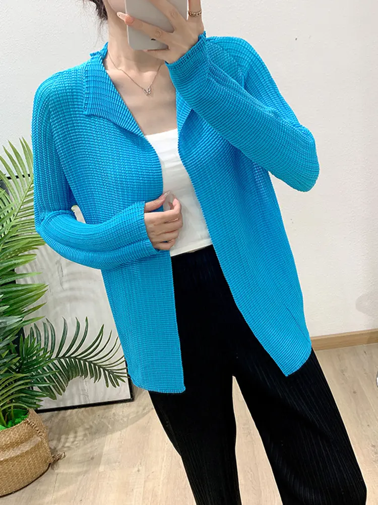 LANMREM Blue Pleated Coat For Women Turn-down Collar Long Sleeve Lightweight Cardigan Jackets Chic New Female Clothes 2DB3445