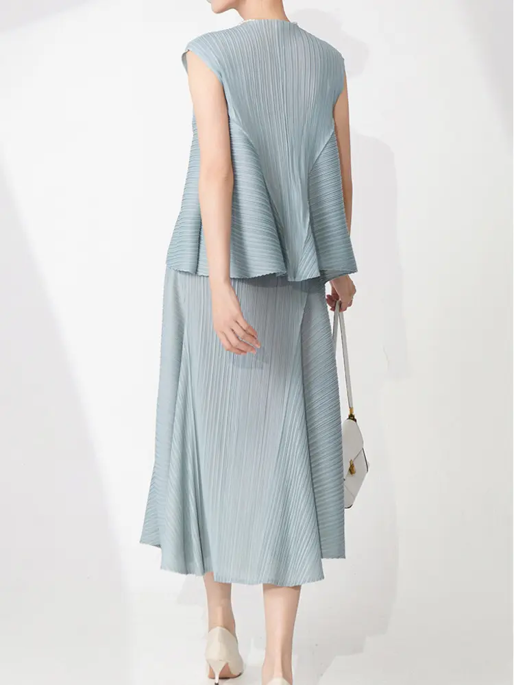 LANMREM High Quality Summer Pleated Women's Skirt Sets 2025 New Summer Loose Ruffled Sleeveless Topa And A-line Skirt 2DB2901