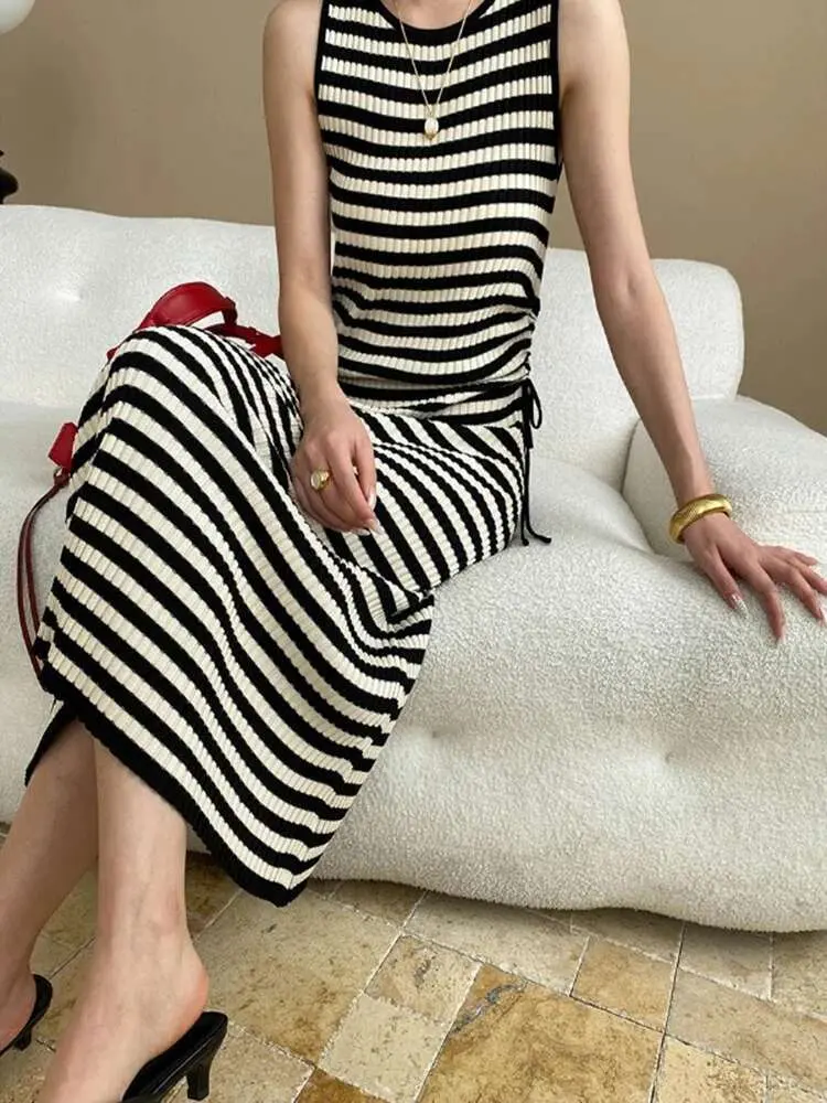 LANMREM Chic French Striped Knitted Dress Women Tide 2025 New Color Contrast Round Neck Sleeveless Lace-up Waist Dresses 2DE622