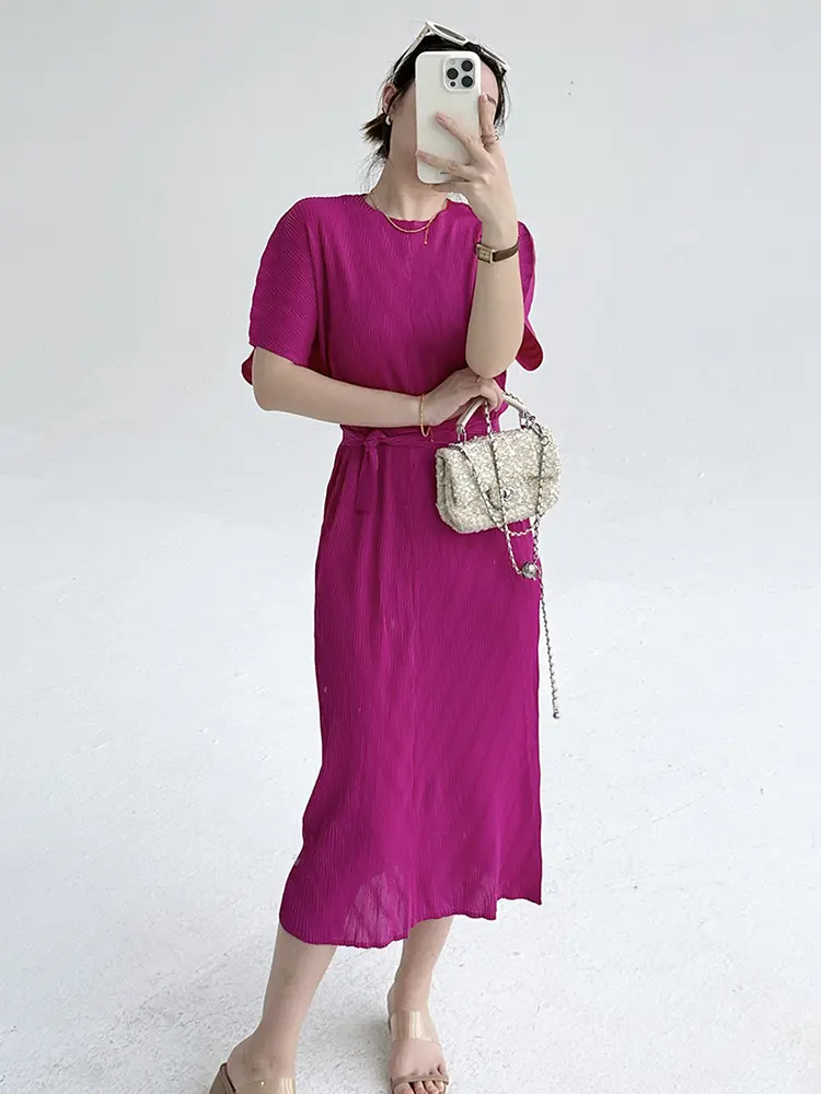 LANMREM Pleated 2025 Summer New Textured Design Bawting Short Sleeve Dress Tie Elegant Round Neck Elastic Loose Clothing 2DB3594