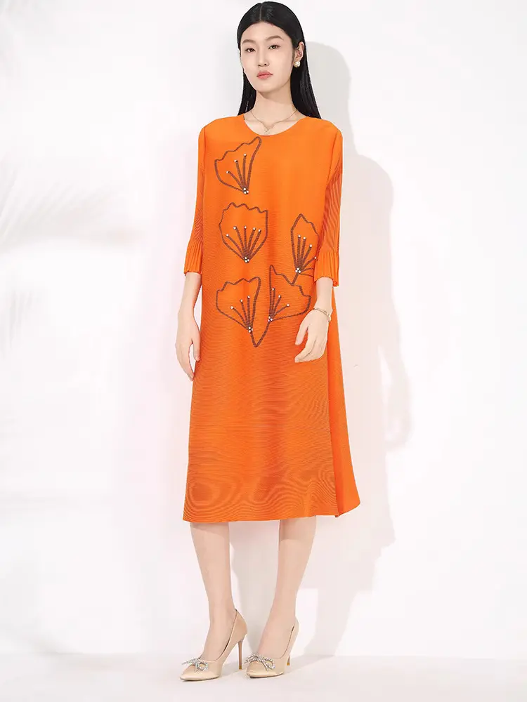 LANMREM Fashion Pleated Nail Bead Printting Dress Women's 2025 New Chic O-neck Loose Three Quarter Flare Sleeve Clothes 2DB2918