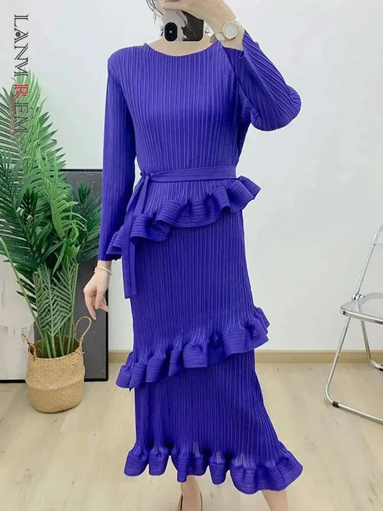 LANMREM Elegant Pleated Ruffles Dress Women Round Neck Belt Gathered Waist Solid Color Dresses Fashion 2025 Spring New 2AA3942