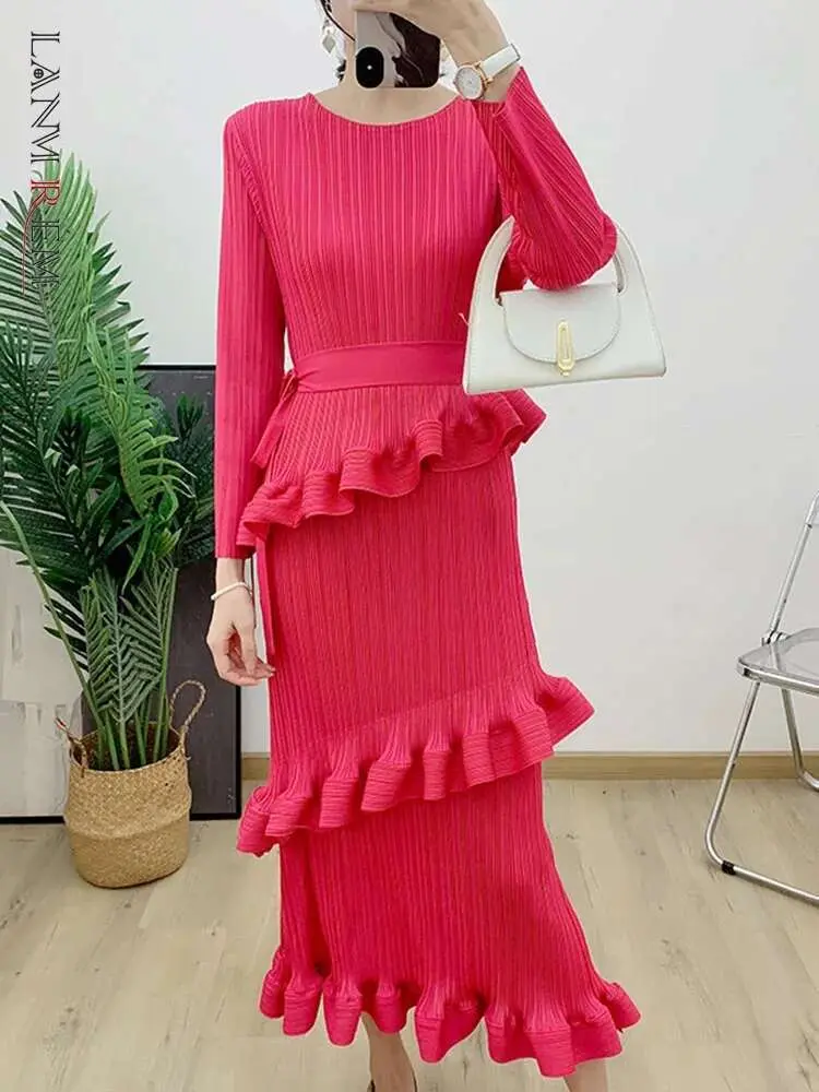 LANMREM Elegant Pleated Ruffles Dress Women Round Neck Belt Gathered Waist Solid Color Dresses Fashion 2025 Spring New 2AA3942