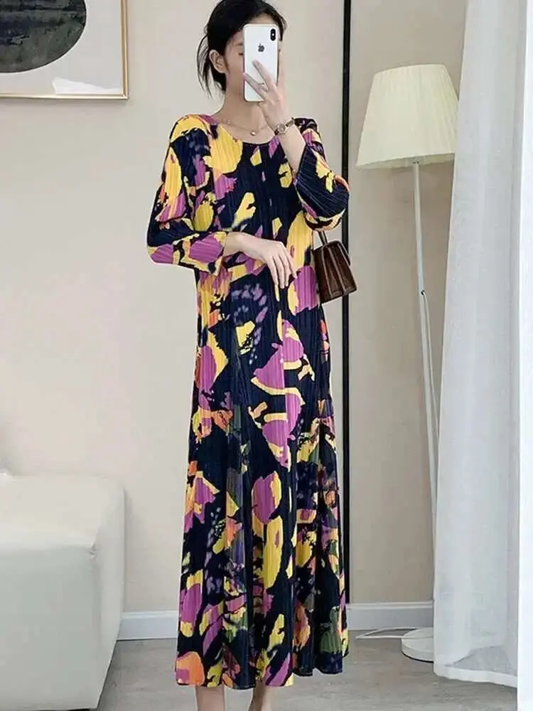 LANMREM Temperament Pleated Printed Dress For Women O-Neck Long Sleeves Casual Long Dresses Female Fashion 2025 Spring 2DE416
