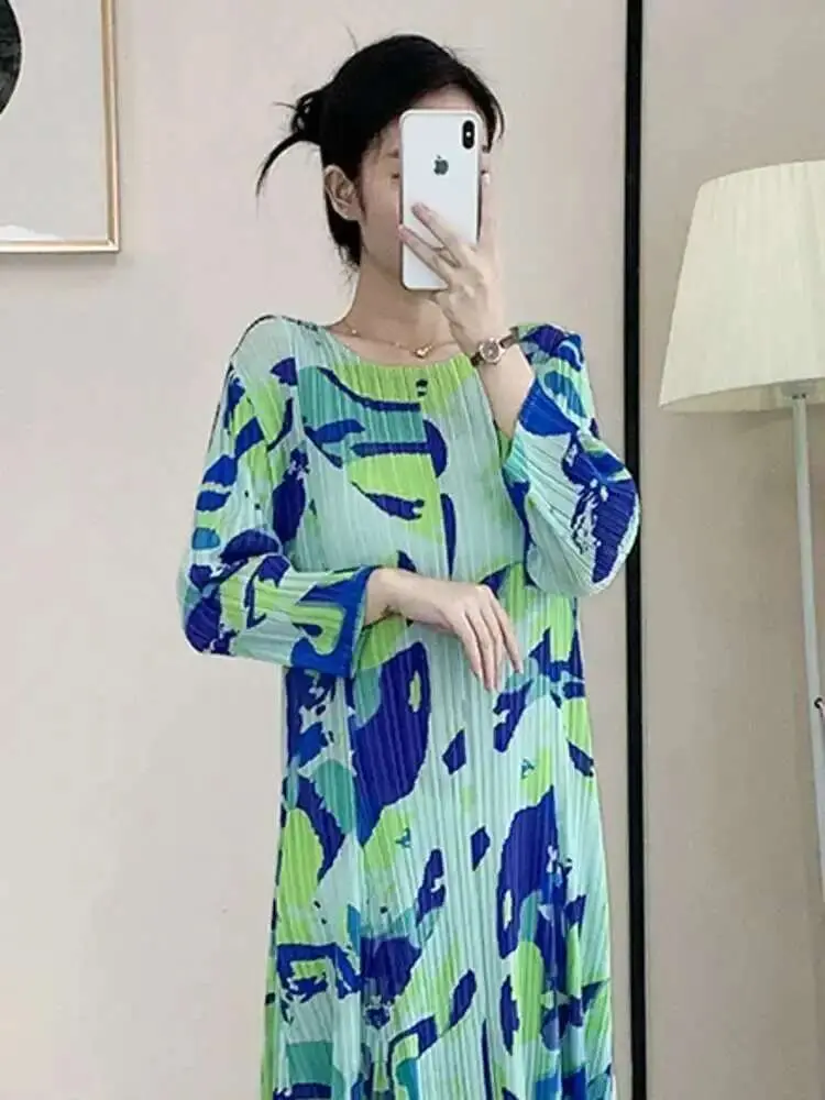 LANMREM Temperament Pleated Printed Dress For Women O-Neck Long Sleeves Casual Long Dresses Female Fashion 2025 Spring 2DE416