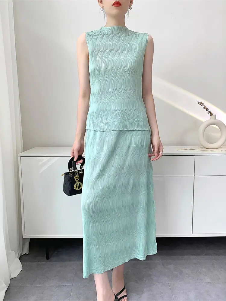 LANMREM Elastic Slim Chic Pleated Women's Two Pieces Set Stand Collar Sleeveless T-shirt And Straight Skirt With Pockets 2DB3359