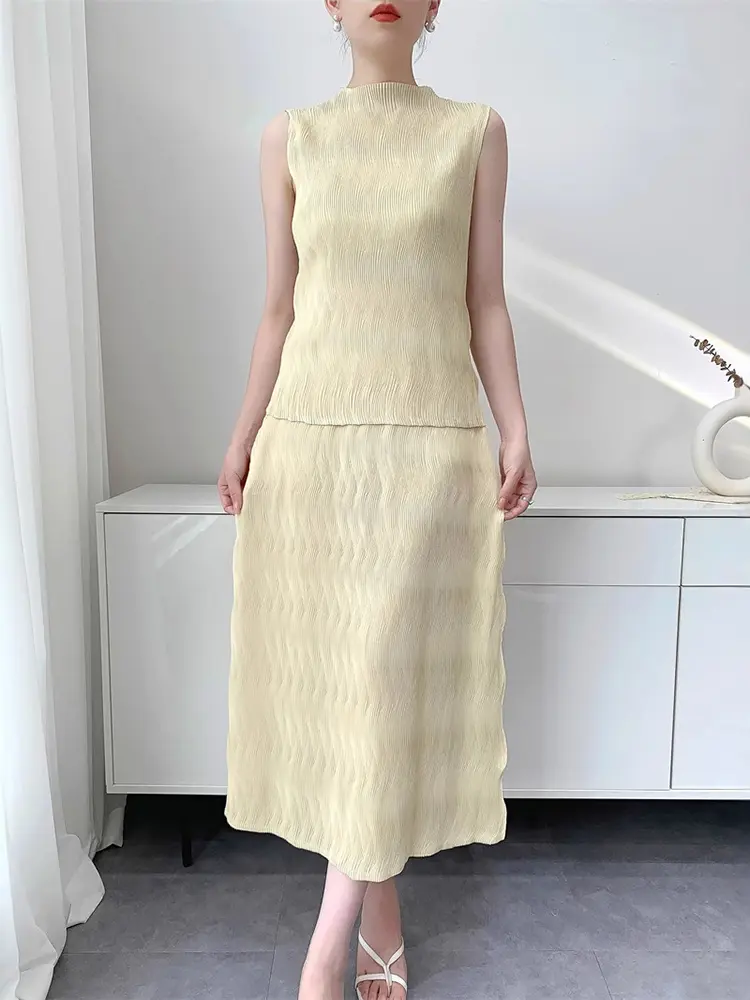 LANMREM Elastic Slim Chic Pleated Women's Two Pieces Set Stand Collar Sleeveless T-shirt And Straight Skirt With Pockets 2DB3359