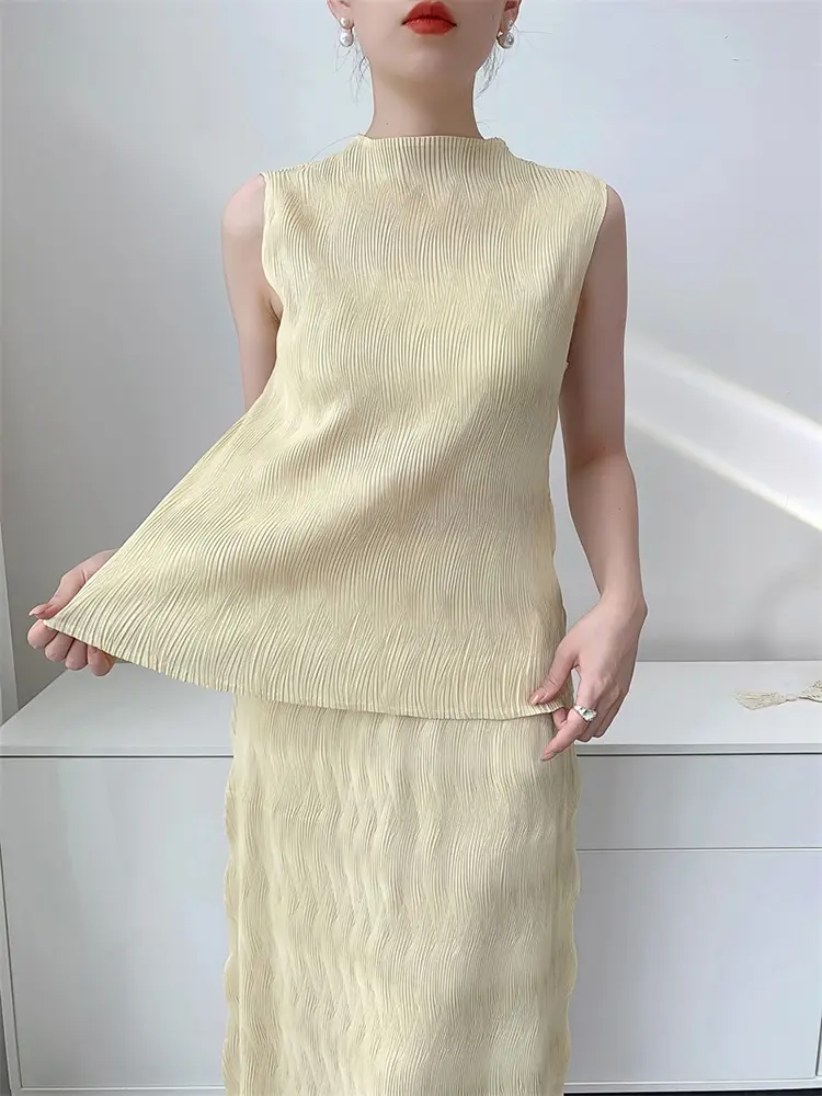 LANMREM Elastic Slim Chic Pleated Women's Two Pieces Set Stand Collar Sleeveless T-shirt And Straight Skirt With Pockets 2DB3359