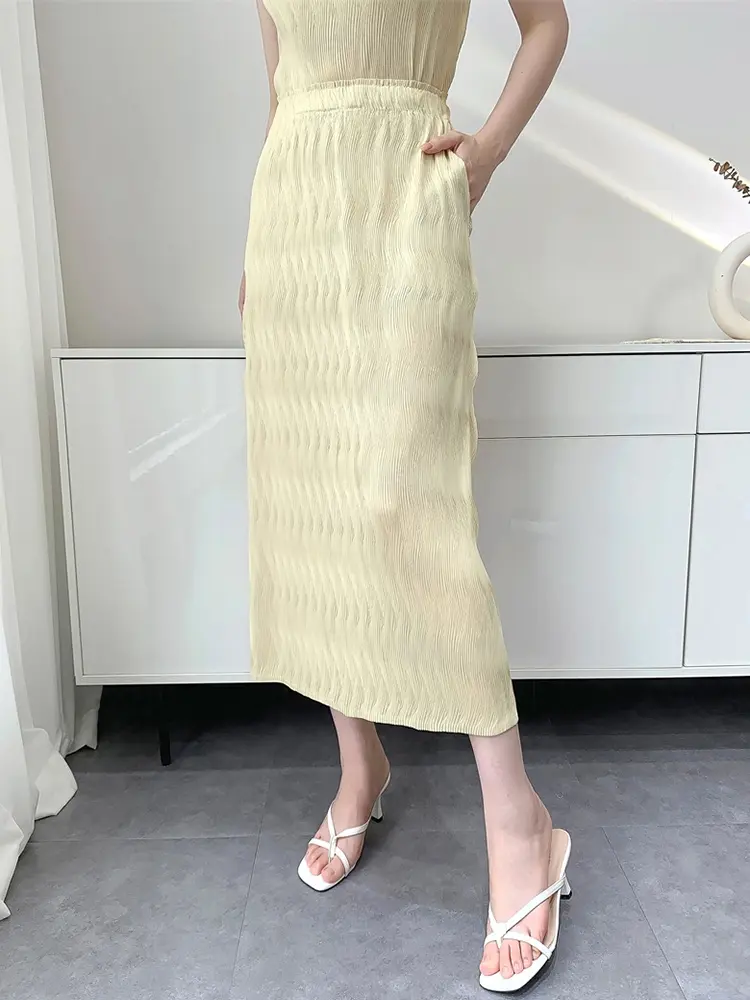 LANMREM Elastic Slim Chic Pleated Women's Two Pieces Set Stand Collar Sleeveless T-shirt And Straight Skirt With Pockets 2DB3359