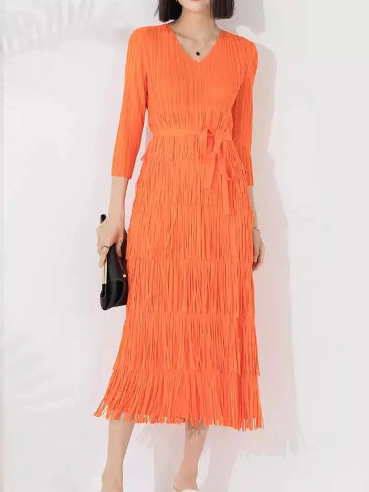 LANMREM Pleated Tassel Dress Women V Neck Three Quarter Sleeves Solid Color Belt Dresses Female Festival Clothing New 2DA5007