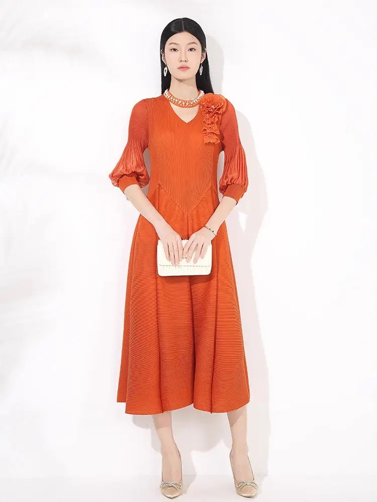 LANMREM 2025 New Pleated Dress For Women High-end Temperament Bubble Three Quarter Sleeves V Neck Design Orange Dresses 2DB3508