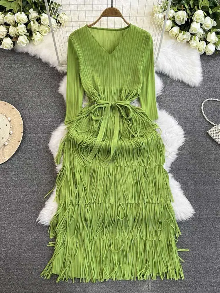LANMREM Pleated Tassel Dress Women V Neck Three Quarter Sleeves Solid Color Belt Dresses Female Festival Clothing New 2DA5007