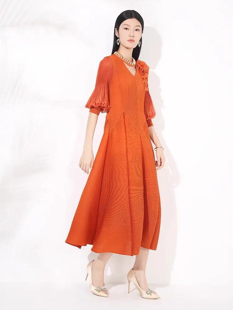 LANMREM 2025 New Pleated Dress For Women High-end Temperament Bubble Three Quarter Sleeves V Neck Design Orange Dresses 2DB3508