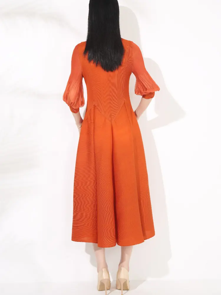LANMREM 2025 New Pleated Dress For Women High-end Temperament Bubble Three Quarter Sleeves V Neck Design Orange Dresses 2DB3508
