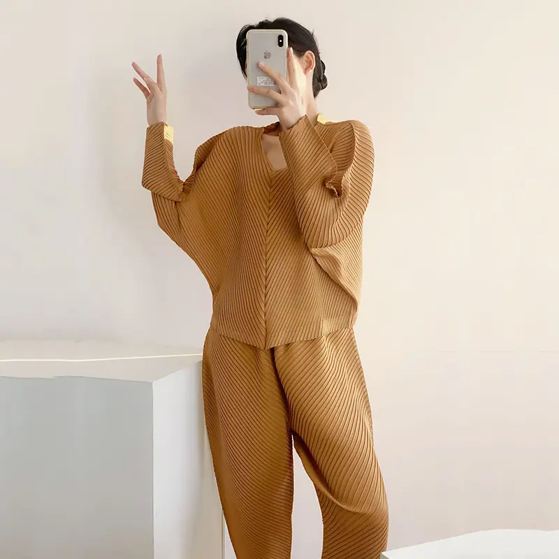 LANMREM High Quality Pleated Women's Two Pieces Set V Collar Bawting Long Sleeve Pullover Top And Elastic Waist Pants 2DB4195