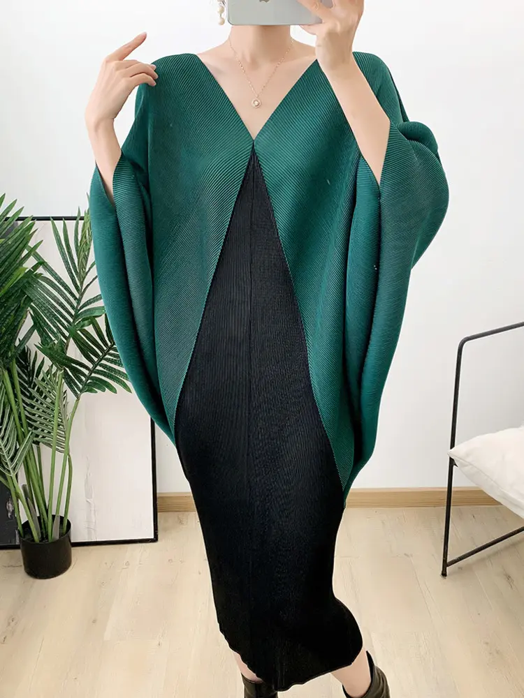 LANMREM Stitching Contrast Color Pleated Dress V Neck Batwing Sleeve Elegant Dresses For Women 2025 New Spring Clothing 2Q1196