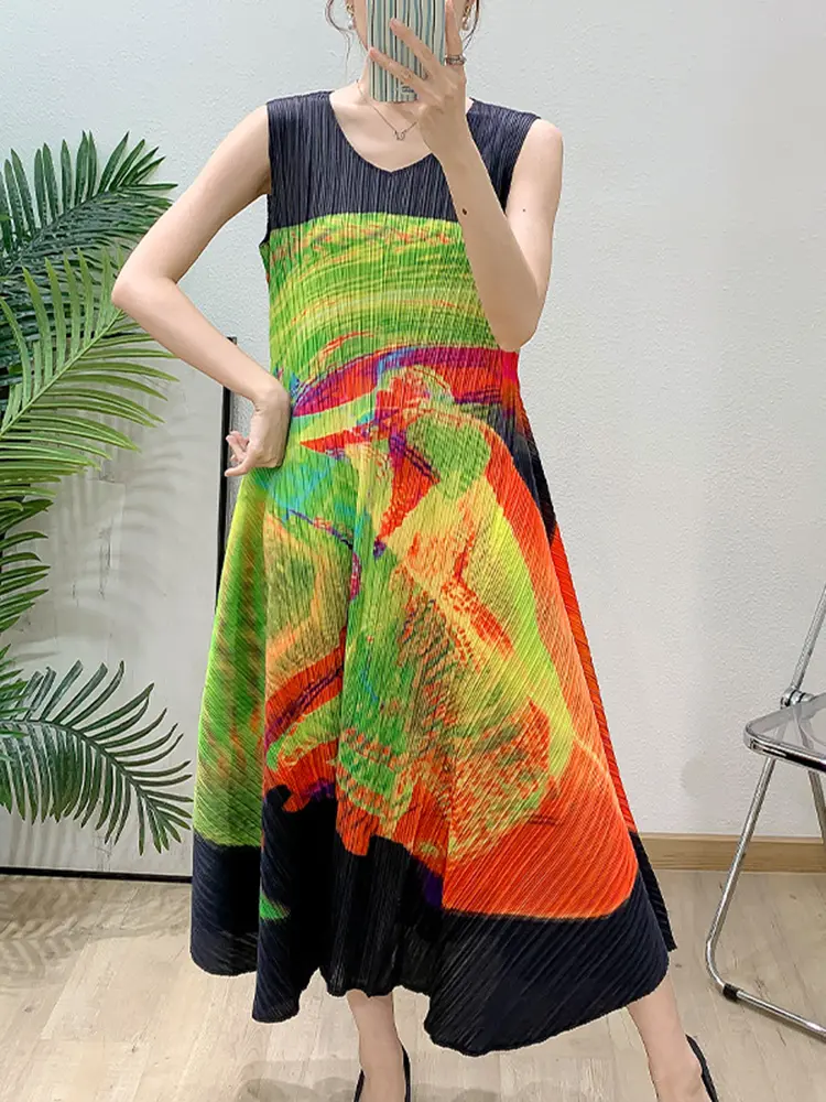 LANMREM 2025 New Pleated Printed French Style Print Dress For Women Temperament High-end Sleeveless Round Collar Dresses 2DB3284