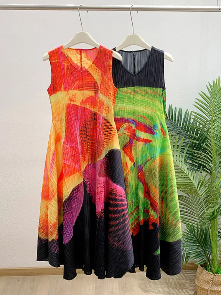 LANMREM 2025 New Pleated Printed French Style Print Dress For Women Temperament High-end Sleeveless Round Collar Dresses 2DB3284