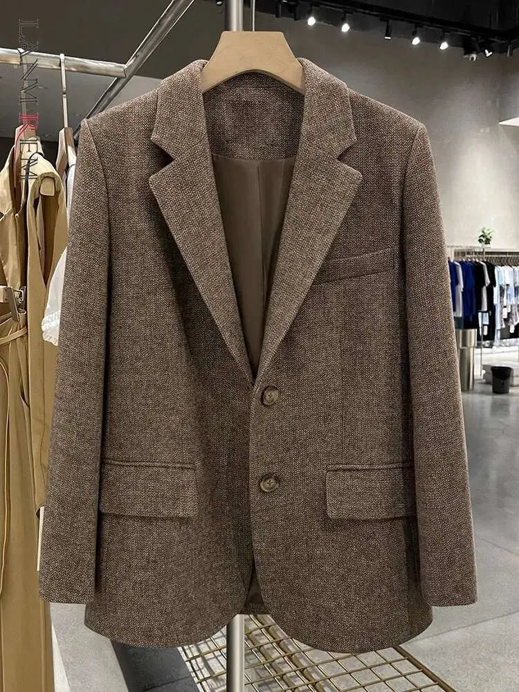324
