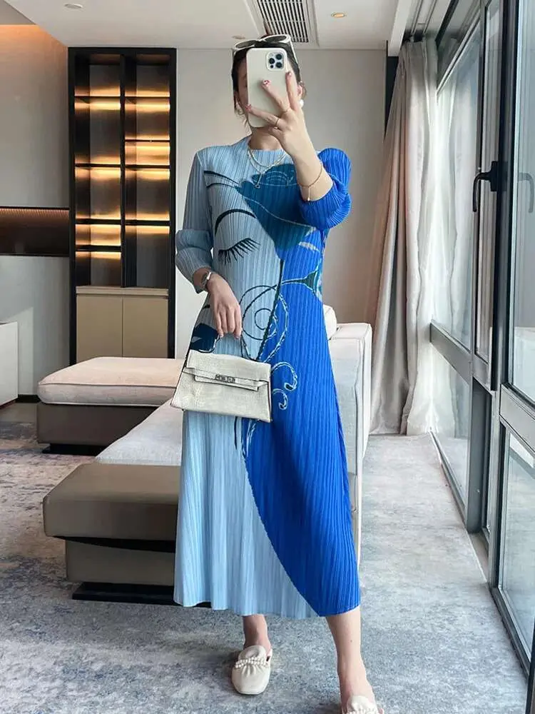 LANMREM Designer French Print Pleated Dress Women's Round Neck Casual All-match Long Dresses Female Fashion 2025 Spring 2DE385