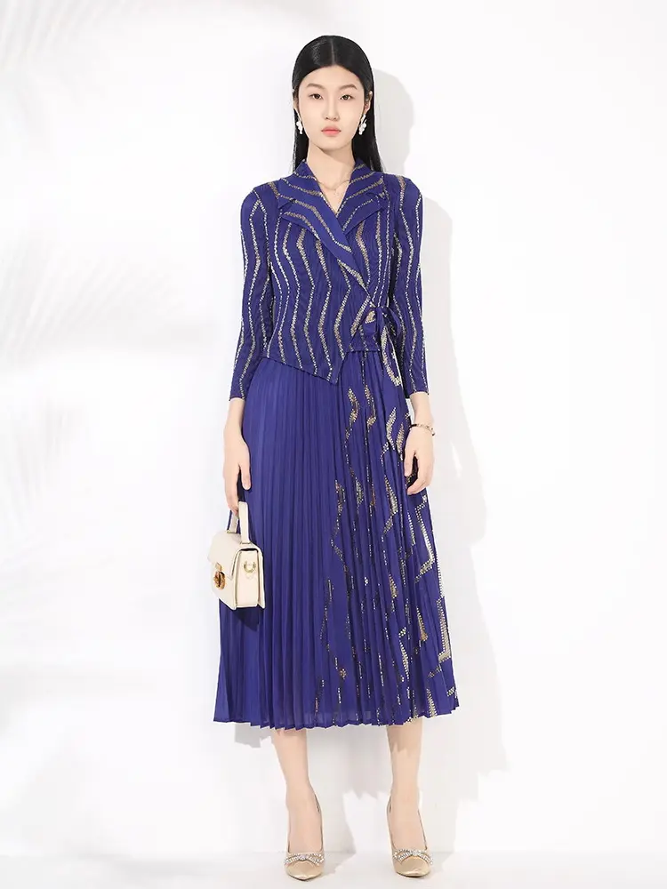 LANMREM Notched Collar Gold Foil Printing Deisng Pelated Dress For Women Office Lady Tie High Waist Dresses 2025 New 2DB2892