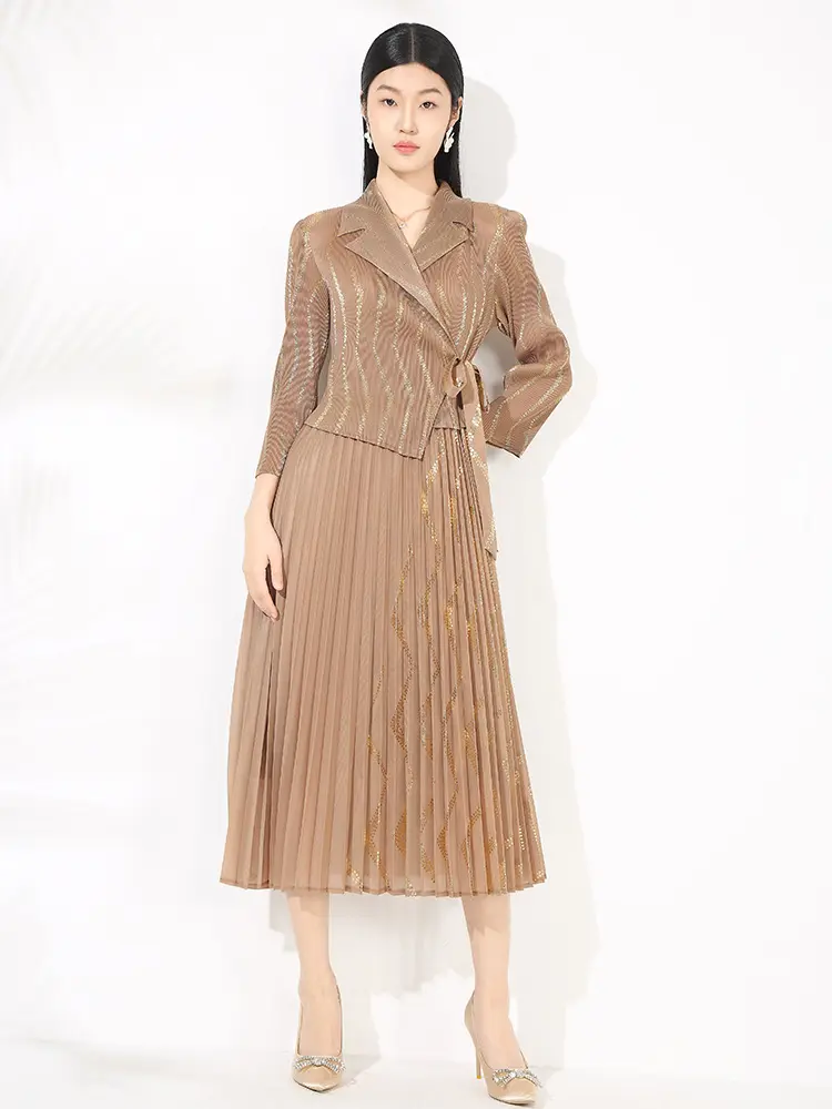 LANMREM Notched Collar Gold Foil Printing Deisng Pelated Dress For Women Office Lady Tie High Waist Dresses 2025 New 2DB2892