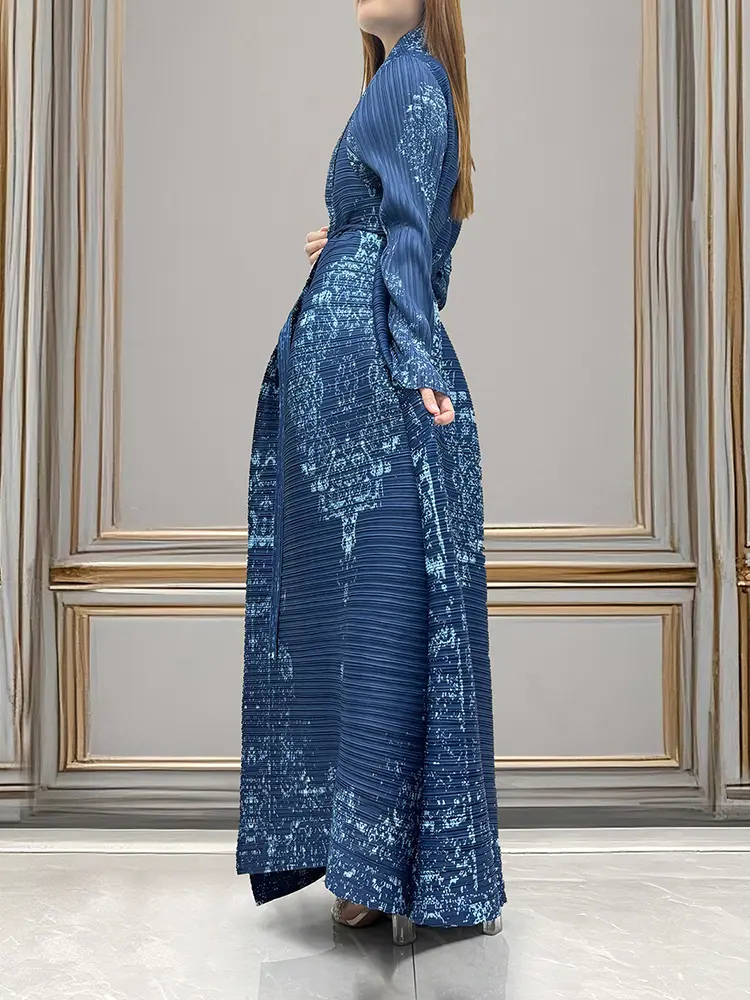 LANMREM Blue Printting Women's Lightweight Robe Fashion Lapel Loose Bandage Cardigan Design Chic Long Trench Coat 2025 2DB3561