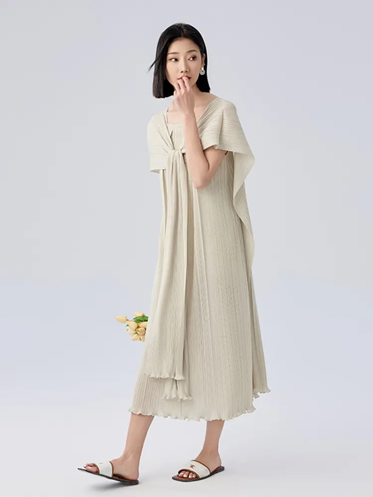 LANMREM Niche Design Stringy Selvedge Hem Cape Style Pleated Dress Women 2025 New Loose Square Collar Straight Dresses 2DB2828