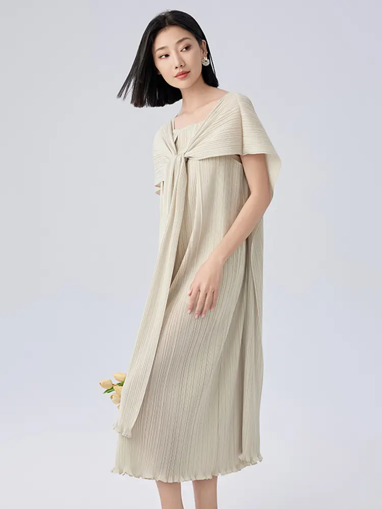 LANMREM Niche Design Stringy Selvedge Hem Cape Style Pleated Dress Women 2025 New Loose Square Collar Straight Dresses 2DB2828