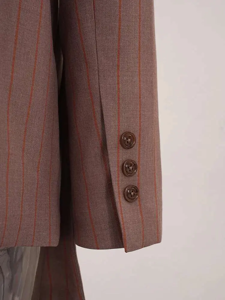 LANMREM Fashion Women's Stripe Irregular Blazer Notched Collar Single Breasted Pockets Slim Jackets Autumn 2025 New CPDB2020