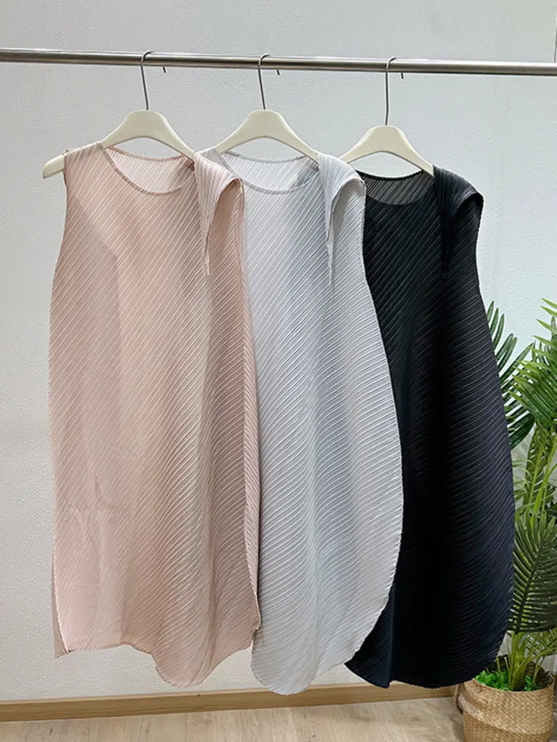 LANMREM Irregular Design O-neck Pleated Dress Women's 2025 New Loose Casual Sleeveless Semitransparent Summer Dresses 2DB2923