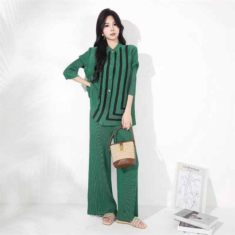 LANMREM Chic Pleated Women's Two Pieces Set New High-End Stand Collar Single Breasted Top + High-Waisted Wide-Leg Pants 2DB4098
