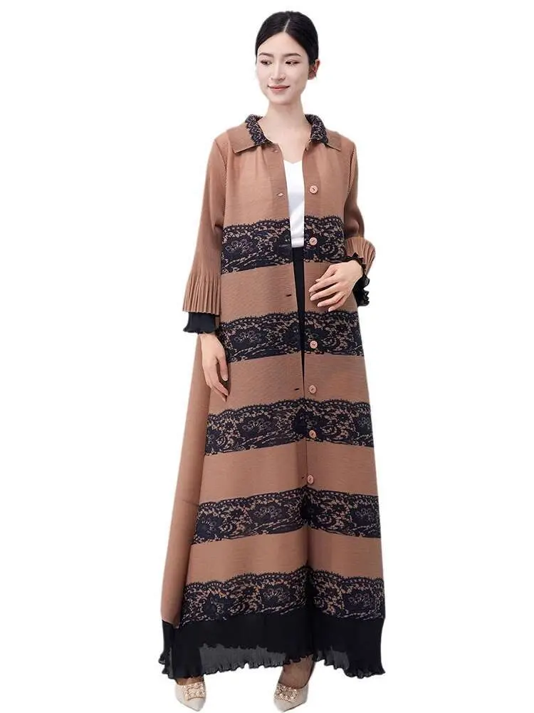 LANMREM Long Pleated Windbreaker Women Lapel Flare Sleeves Color Block Lace Design Maxi Coats 2025 Spring New Fashion 2DC1257
