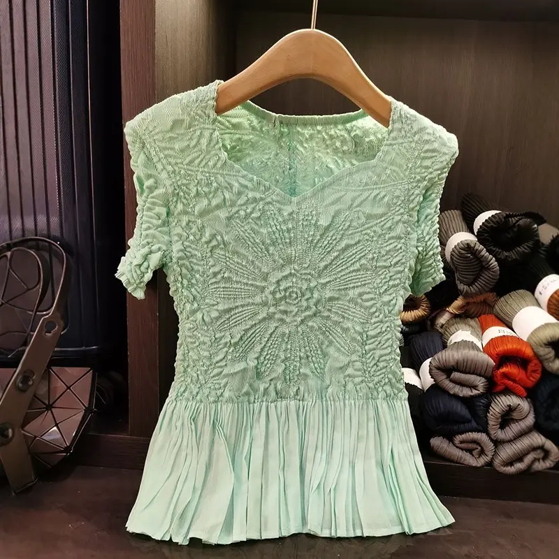 LANMREM Niche Beige Relief Pleated Round Neck Top For Women Summer 2025 New Versatile Short Sleeve Slim Spliced T-shirt 2DB3217