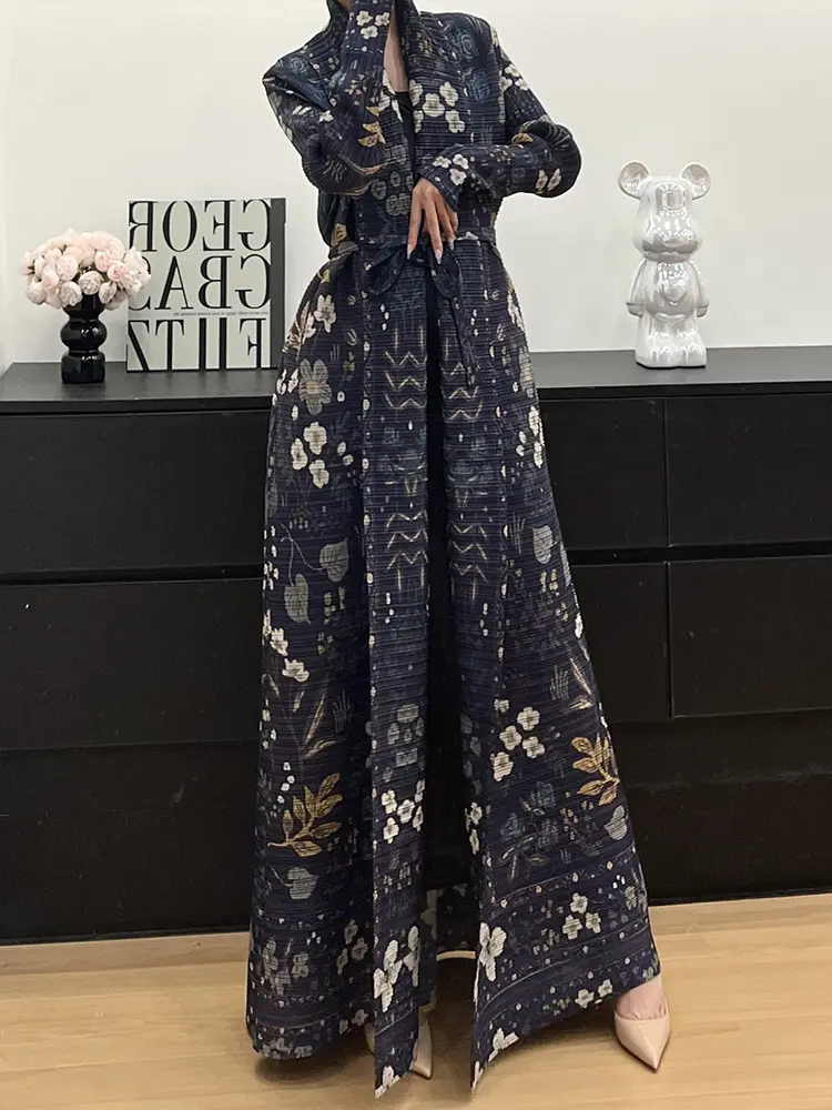 LANMREM Pleated Summer Lightweight Trench Coat Women's 2025 New Printed Robe Long Sleeve Cardigan Windbreaker With Belt 2DB2694