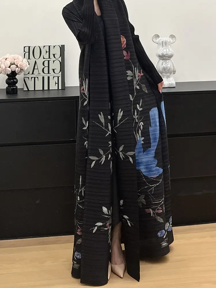 LANMREM Pleated Summer Lightweight Trench Coat Women's 2025 New Printed Robe Long Sleeve Cardigan Windbreaker With Belt 2DB2694