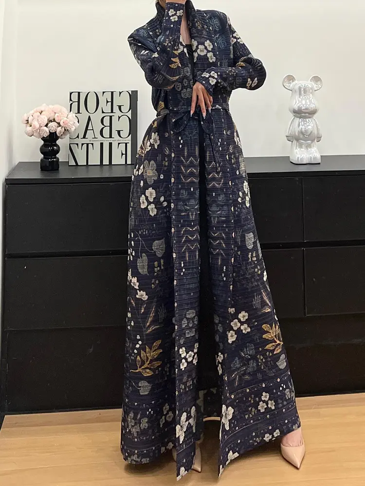LANMREM Pleated Summer Lightweight Trench Coat Women's 2025 New Printed Robe Long Sleeve Cardigan Windbreaker With Belt 2DB2694