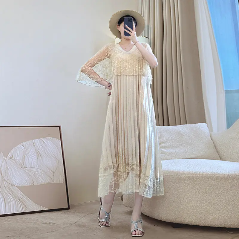 LANMREM Fake Two Pieces Lace Patchwork Black Pleaetd Women's Dress Bawting Sleeve Chic Fashion V Collar Dresses Summer 2DB3691