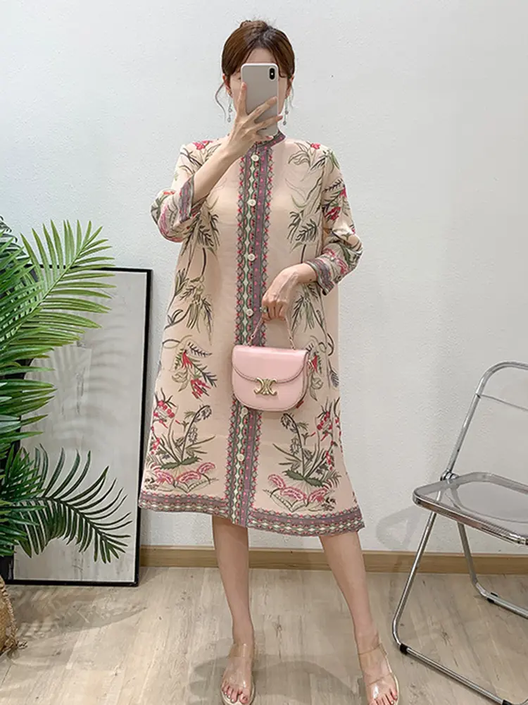LANMREM Pleated Printed Women's Trench Coat 2025 New Lightweight Single Breasted Stand Collar Three Quarter Sleeve Cloth 2DB3348