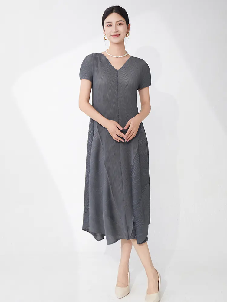 LANMREM Summer 2025 New High-end Navy Blue V-neck Women's Pleated Dress Temperament Loose Irregular Short Sleeve Dresses 2DB3506