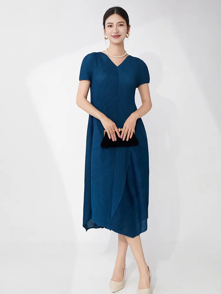 LANMREM Summer 2025 New High-end Navy Blue V-neck Women's Pleated Dress Temperament Loose Irregular Short Sleeve Dresses 2DB3506