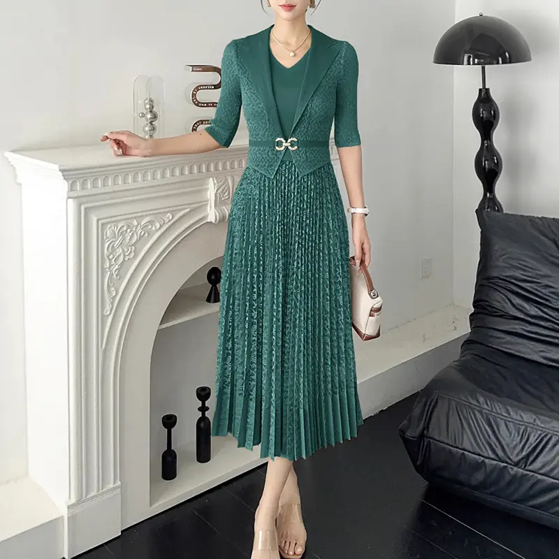LANMREM Office Style 2025 New Fake Two Pieces Pleated Dress For Women High-end Chic Notched Collar Half Sleeve Dresses 2DB3648