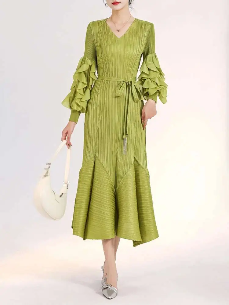 LANMREM Elegant Women's Pleated Dress V Neck Lantern Sleeves Lace Up Strap Waist Ruffle Dresses Lady 2025 New Fashion 2DC1452